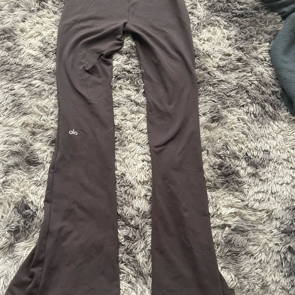 Alo yoga pants